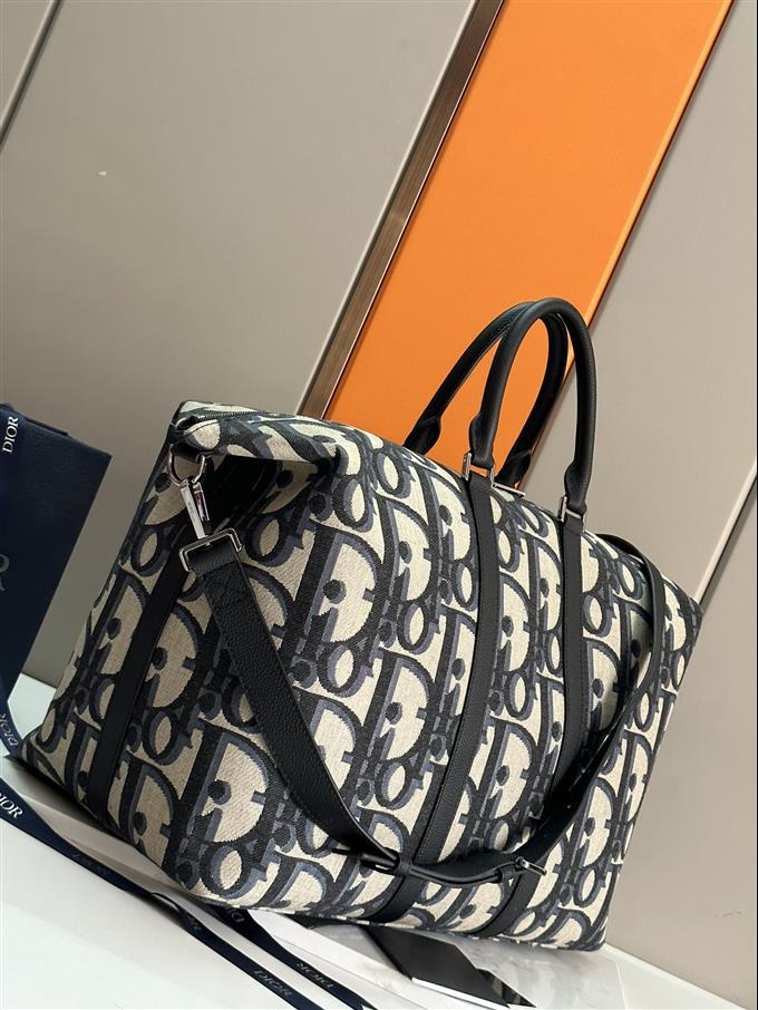 2025228Y 700P203146749